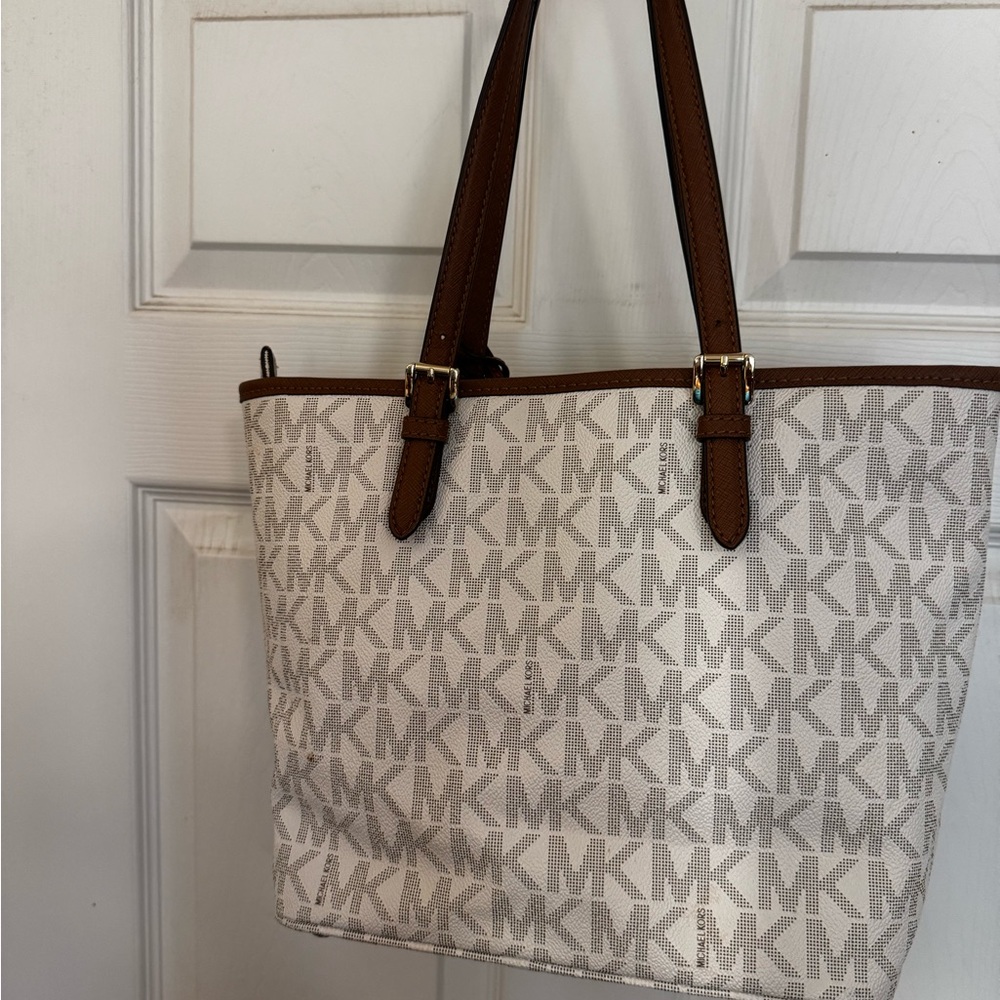 Michael Kors Cream and Brown Signature Tote - Picture 3 of 9